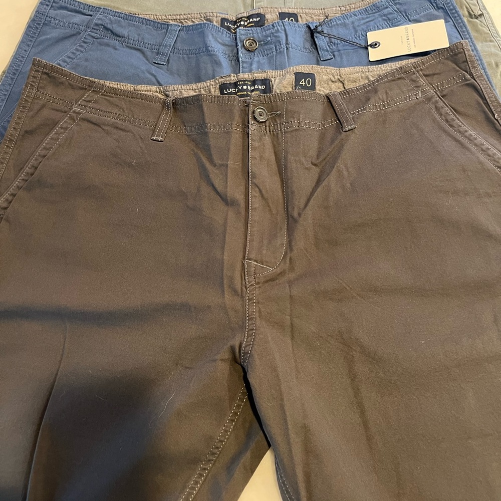 Lucky Brand Mens shorts. 40 waist/20 length. never worn. Green, Blue, dark grey.